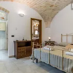 בית נופש Le Dimore Crescenzio, Authentic Apulian Experience לוקורוטונדו